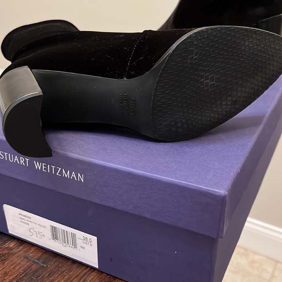 Stuart Weitzman booties size 38 - Picture 2 of 3